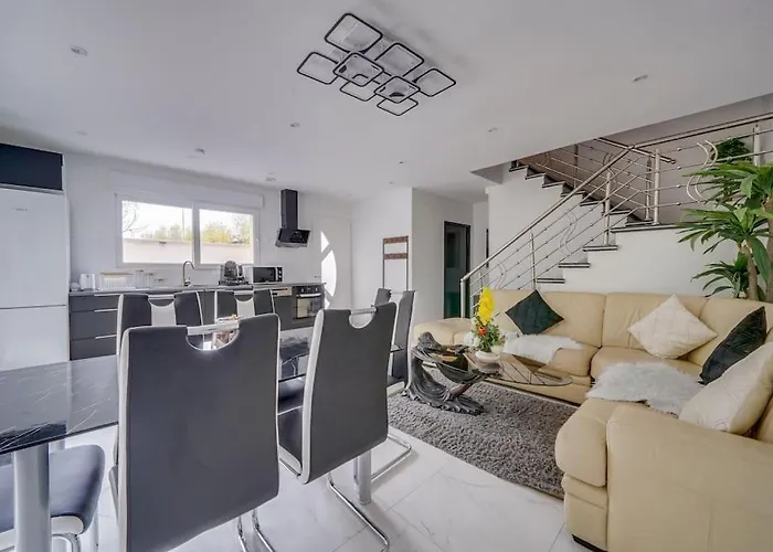 Maison Chaleureuse Et Neuve 90m2 à 5min Du Centre De Libourne Casa vacanze Fronsac (Gironde)